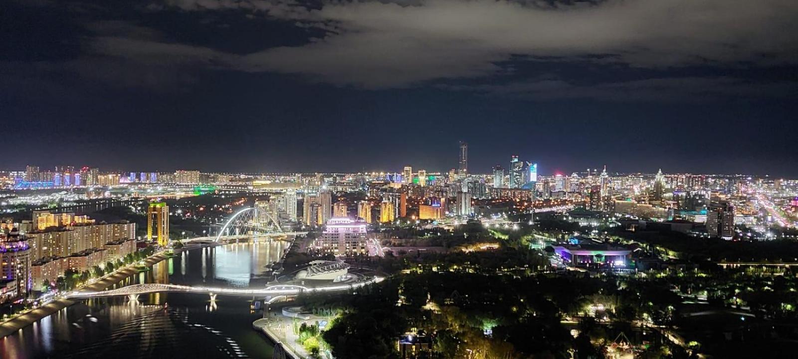 Апартаменты На Набережной С Панорамным Видом На 39 Этаже Astana Luaran gambar