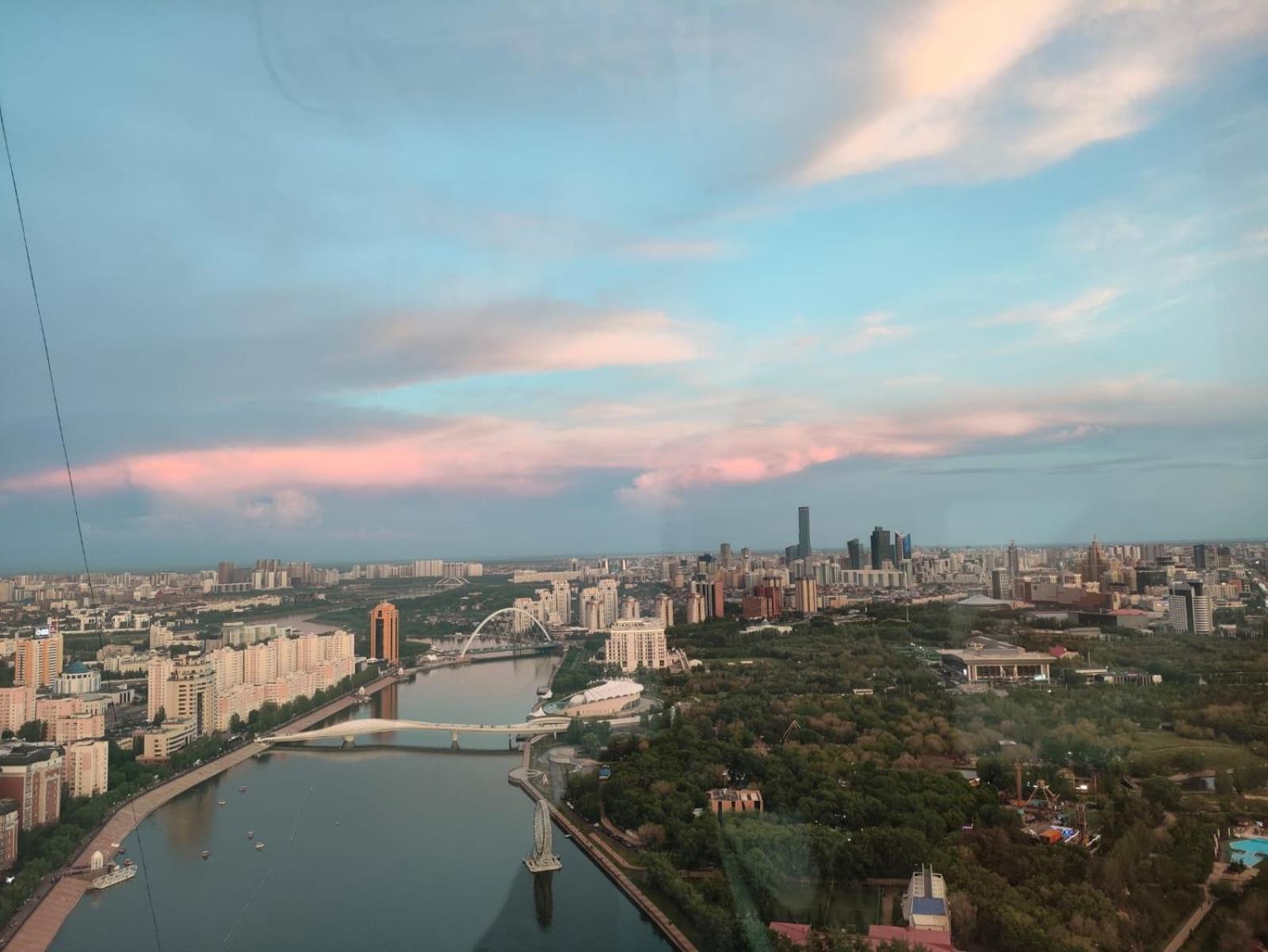 Апартаменты На Набережной С Панорамным Видом На 39 Этаже Astana Luaran gambar